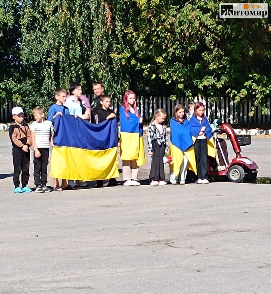 Після майже трьох років полону захисник Геннадій Козлов повернувся до рідного села на Житомирщині