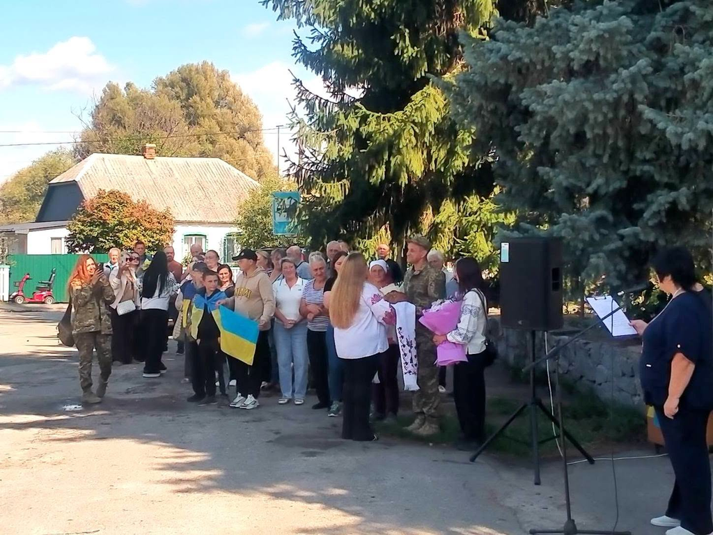 Після майже трьох років полону захисник Геннадій Козлов повернувся до рідного села на Житомирщині - фото №2