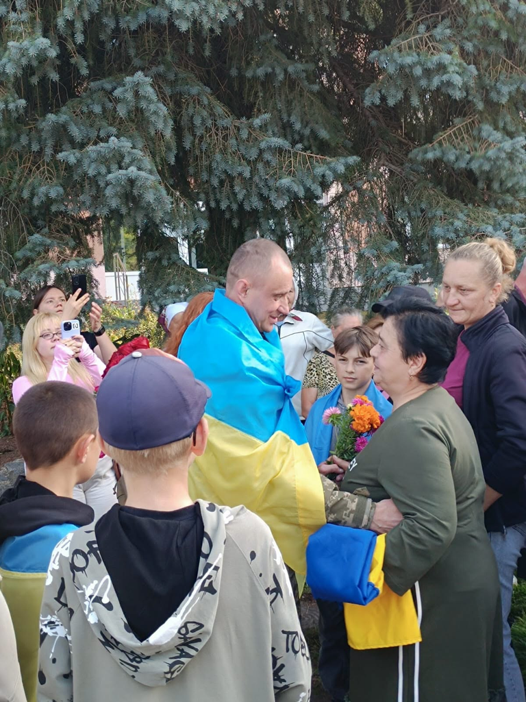 Після майже трьох років полону захисник Геннадій Козлов повернувся до рідного села на Житомирщині - фото №7
