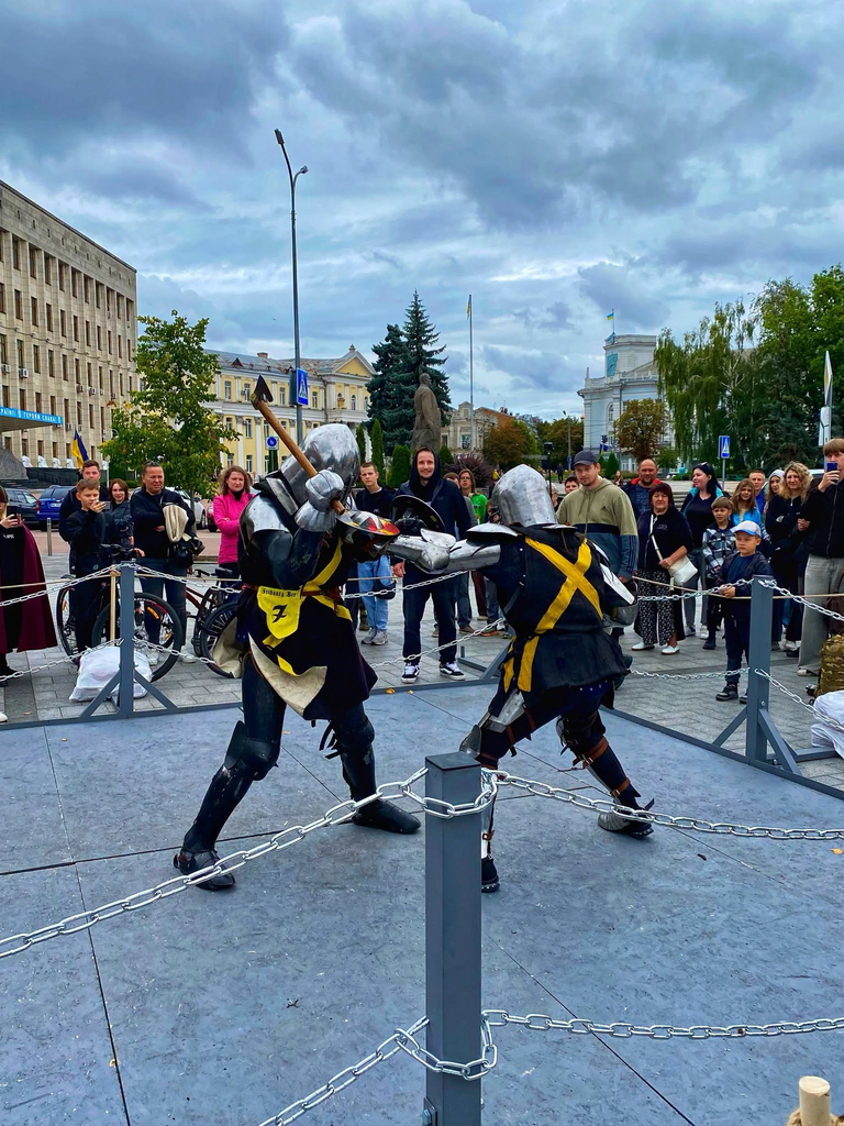 У Житомирі відновили традицію проведення турнірів сучасних лицарів - Інформація. Джерело: Zhitomir-OnLine У Житомирі відновили традицію проведення турнірів сучасних лицарів - фото №2