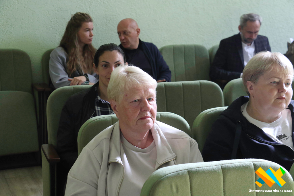 Як платити менше за тепло: для житомирських ОСББ провели семінар - фото №1