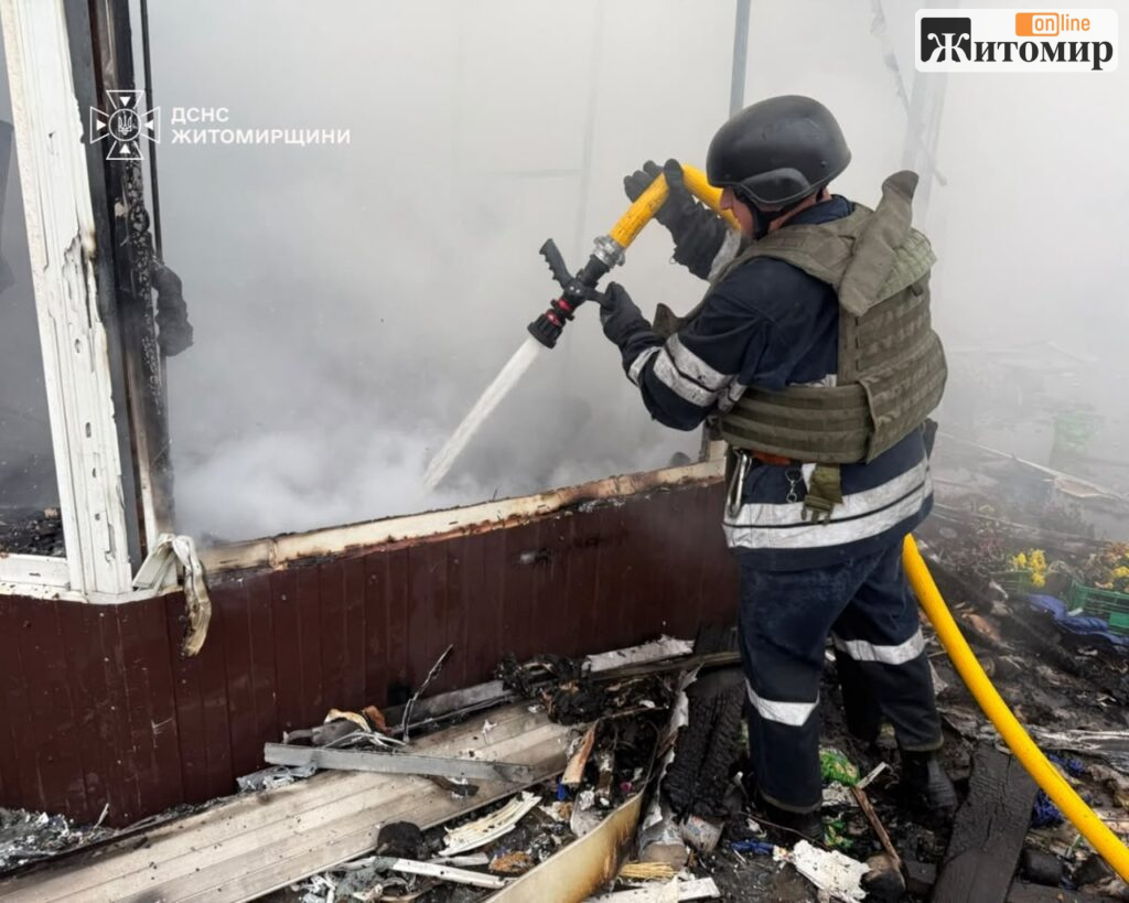 Двоє загиблих і одна постраждала: ДСНС показала наслідки ударів по АЗС і магазину на Житомирщині - Інформація, Фоторепортаж. Джерело: Zhitomir-OnLine Двоє загиблих і одна постраждала: ДСНС показала наслідки ударів по АЗС і магазину на Житомирщині - фото №1