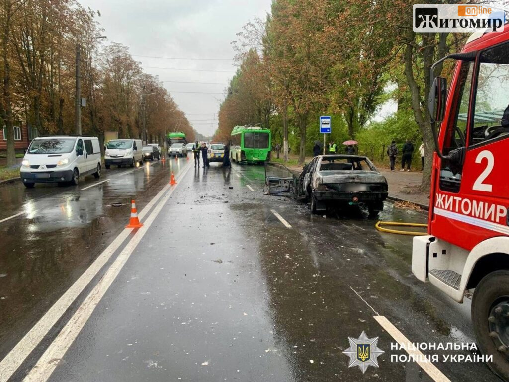 ДТП з тролейбусом на Вітрука у Житомирі: поліція підтвердила загибель двох чоловіків у ВАЗі - фото №