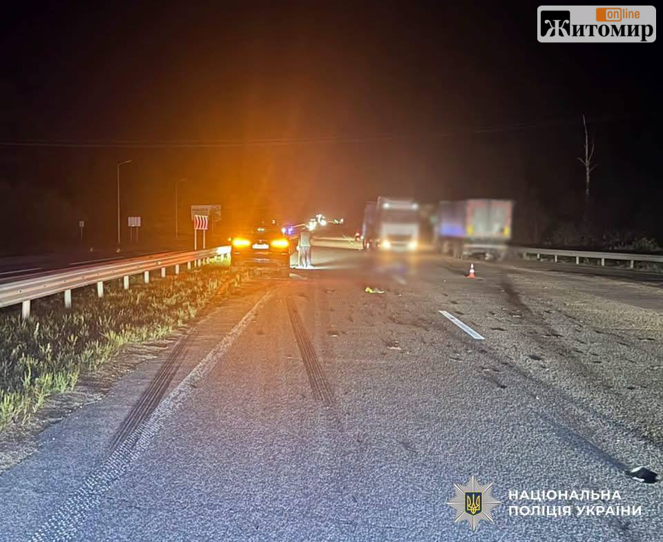 Смертельна ДТП на трасі Київ-Чоп: водійка BMW X5 збила двох підлітків з мотоциклом - Події. Джерело: Zhitomir-OnLine Смертельна ДТП на трасі Київ-Чоп: водійка BMW X5 збила двох підлітків з мотоциклом - фото №2