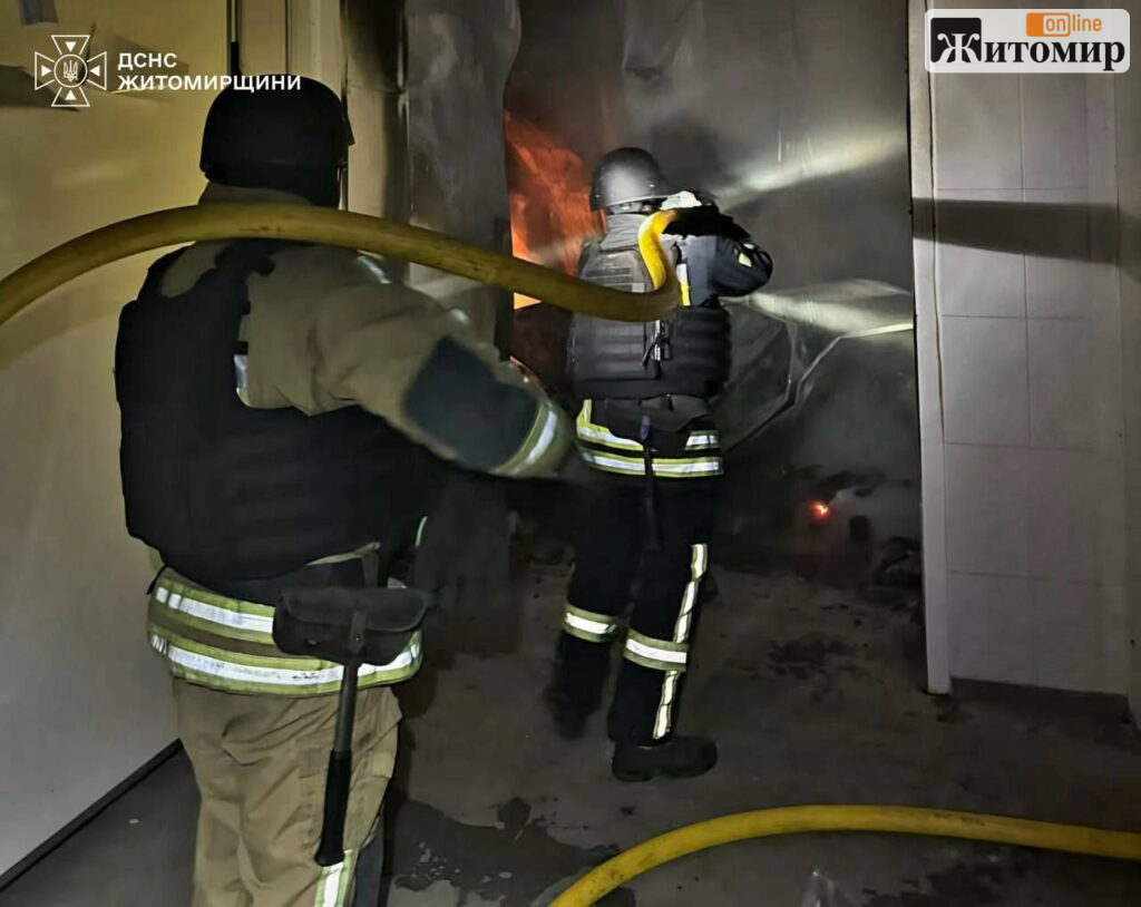 Росіяни знищили 7 цивільних об'єктів і чотири авто під час чергової атаки на Житомирщину - Події, Топ-новини. Джерело: Zhitomir-OnLine Росіяни знищили 7 цивільних об'єктів і чотири авто під час чергової атаки на Житомирщину - фото №