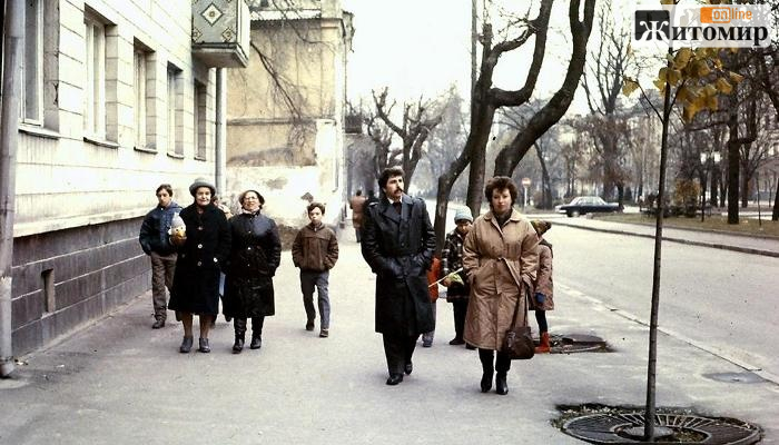 Там, де сьогодні школа №12, колись стояв цирк: забута історія Старого бульвару Житомира - Корисна інформація Житомира та Житомирщини. Джерело: Zhitomir-OnLine Там, де сьогодні школа №12, колись стояв цирк: забута історія Старого бульвару Житомира