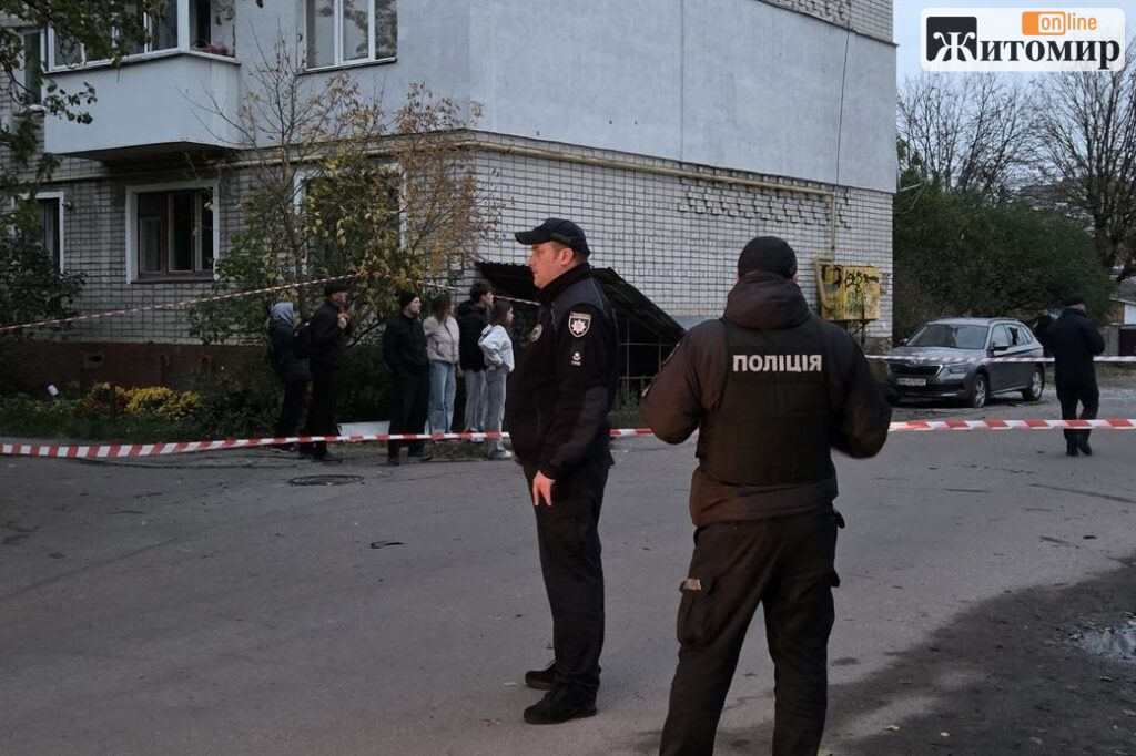 «Посікло лобове скло, я допомагав пораненим»: житомиряни розповіли про перші хвилини після удару «шахеда» - Фоторепортаж, Корисна інформація Житомира та Житомирщини. Джерело: Zhitomir-OnLine 7178bd4ed8551f5d