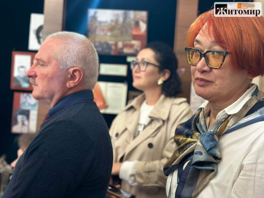 У Житомирі відкрили експозицію Валерія Шевчука: донька передала музею особисті речі, рукописи й листи