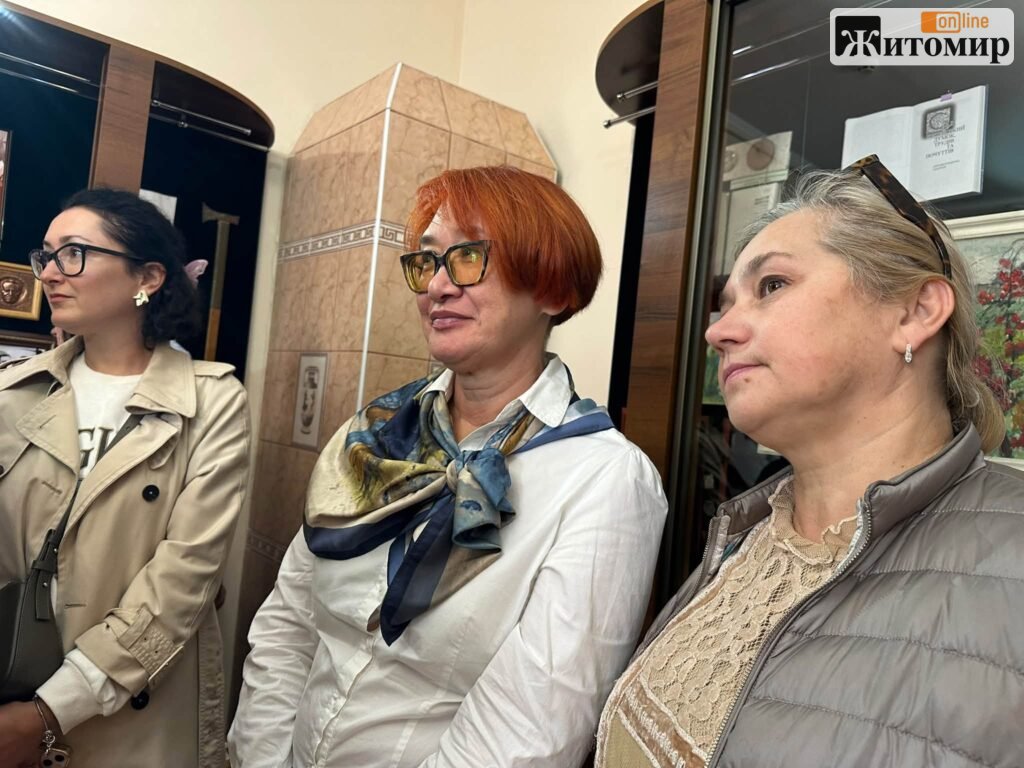 У Житомирі відкрили експозицію Валерія Шевчука: донька передала музею особисті речі, рукописи й листи