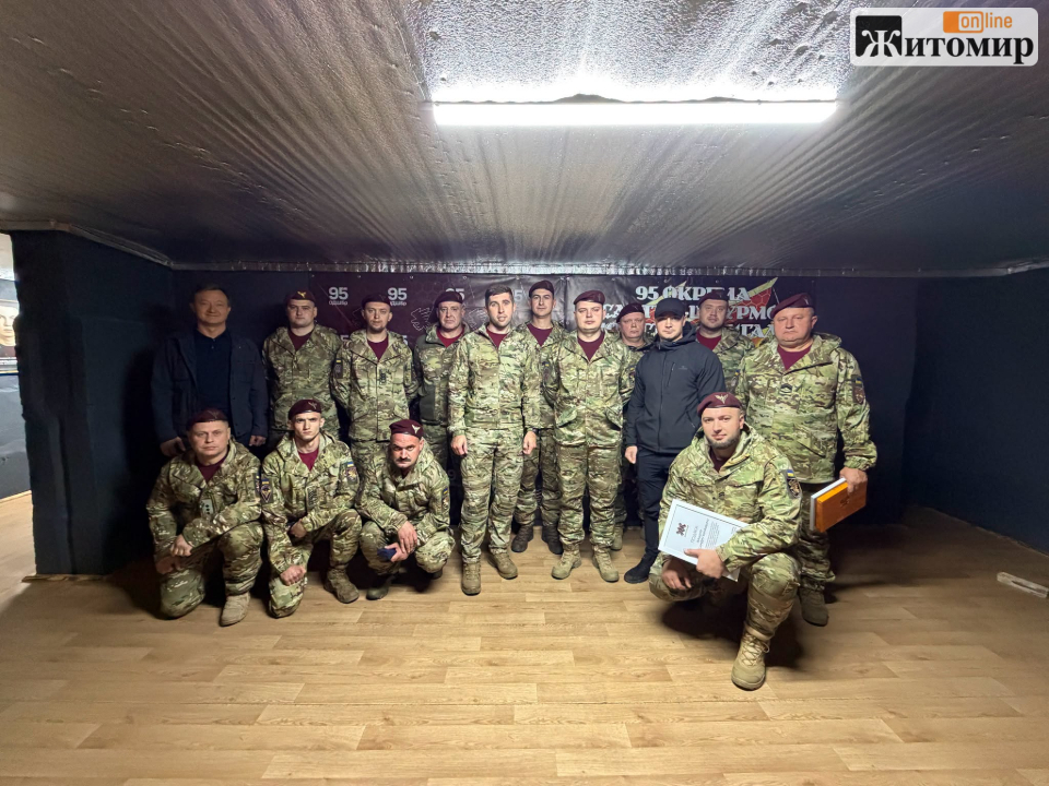 835597657_2190457915207269_426596337472811875_n Понад 70 відзнак, подяк та нагород отримали військові від Житомирської громади