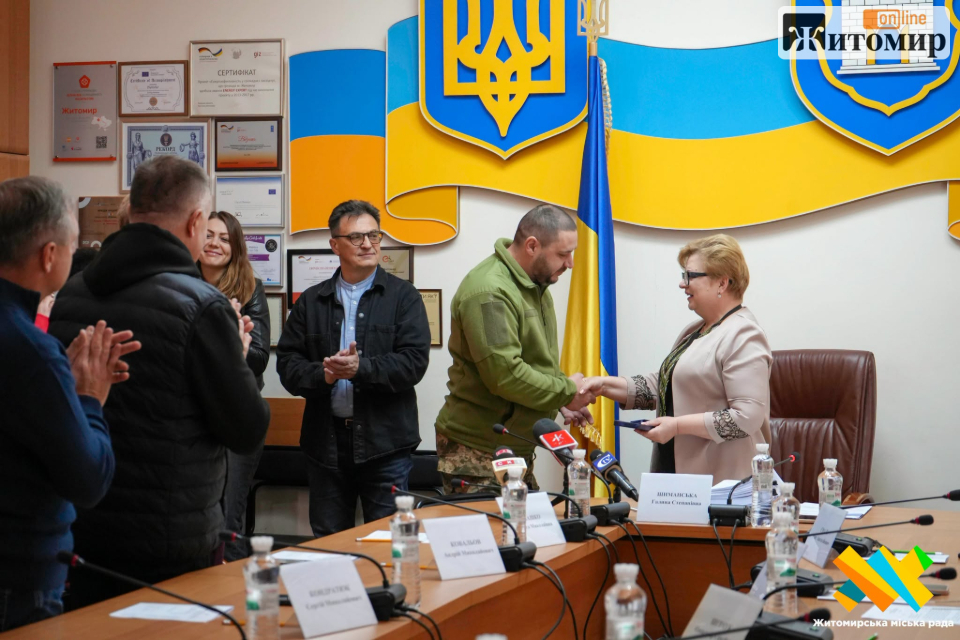 836572164_2178948209692677_173960627220012876_n Житомирянину Сергію Давидюку вручили нагороду від громади «Мужність. Честь. Звитяга»