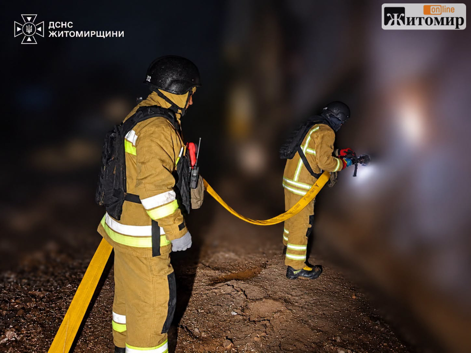 Рятувальники розповіли, як ліквідовували наслідки атаки рф на півночі Житомирщини - Події. Джерело: Zhitomir-OnLine Рятувальники розповіли, як ліквідовували наслідки атаки рф на півночі Житомирщини