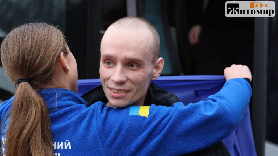 Із російського полону повернулися шестеро захисників із Житомирщини - Події, Топ-новини. Джерело: Zhitomir-OnLine Із російського полону повернулися шестеро захисників із Житомирщини