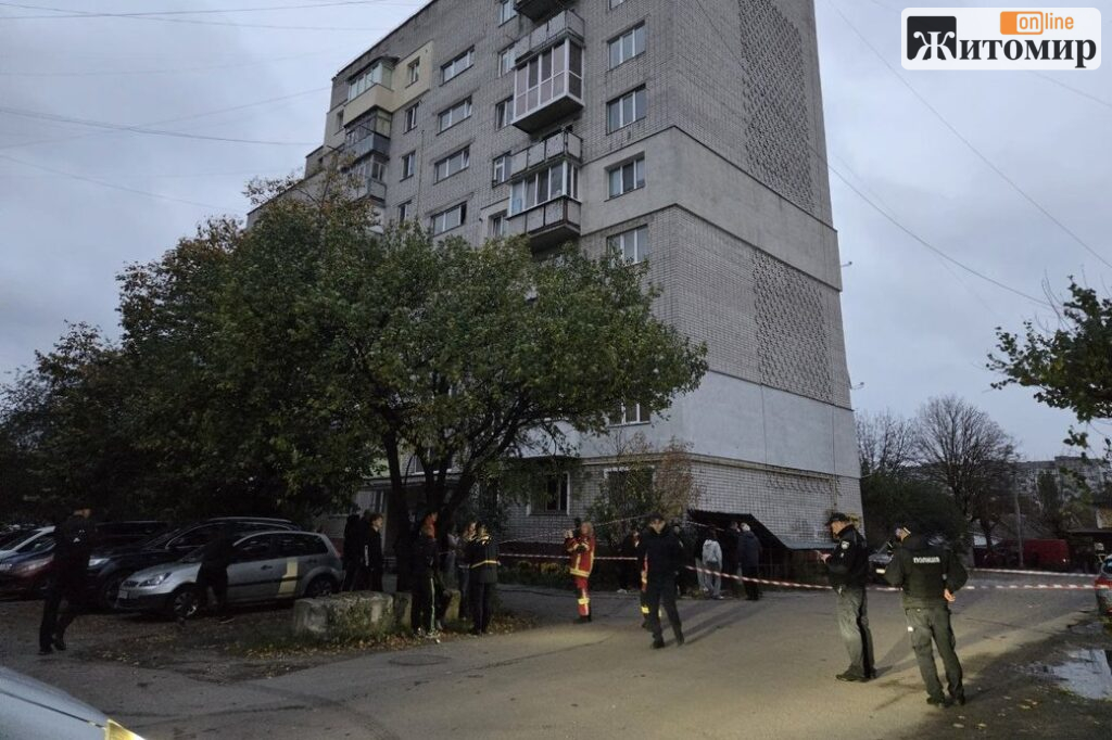 «Посікло лобове скло, я допомагав пораненим»: житомиряни розповіли про перші хвилини після удару «шахеда» - Фоторепортаж, Корисна інформація Житомира та Житомирщини. Джерело: Zhitomir-OnLine 907403a67f21678c