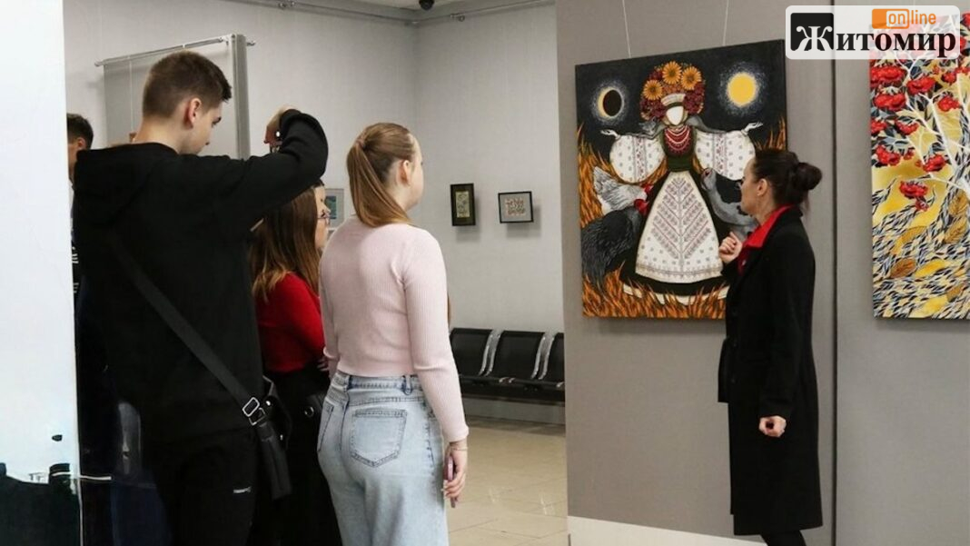 9bd0e7afb0291606 Наталія Мощенко на своїй персональній виставці картин