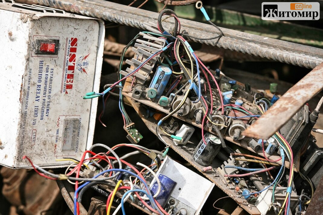 E-Waste_Recycling_(7027059003)