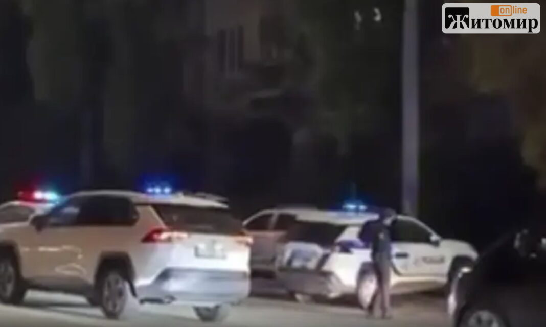 Screenshot У Печерському ТЦК Києва сталася стрілянина: поранено трьох поліцейських і трьох військових