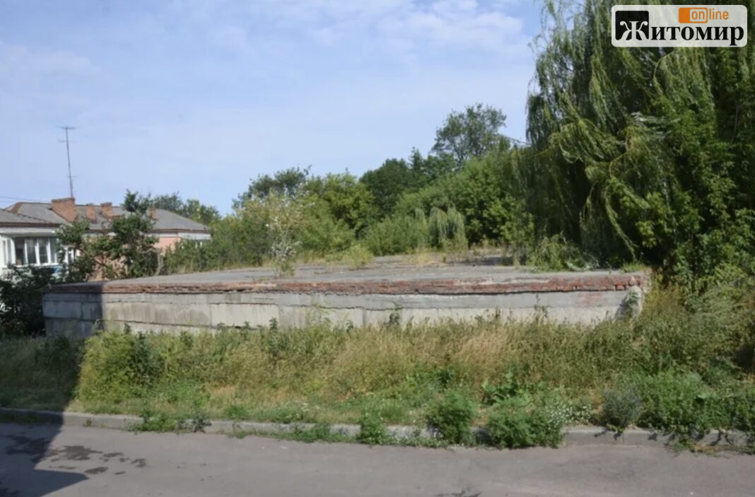 Screenshot Обіцяв 8,4 млн грн, але не заплатив: у Житомирі дискваліфікували переможця торгів за недобудований музей