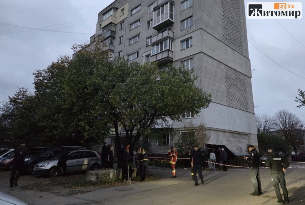 У Житомирі після удару 22 жовтня виділили плівку для пошкоджених будинків