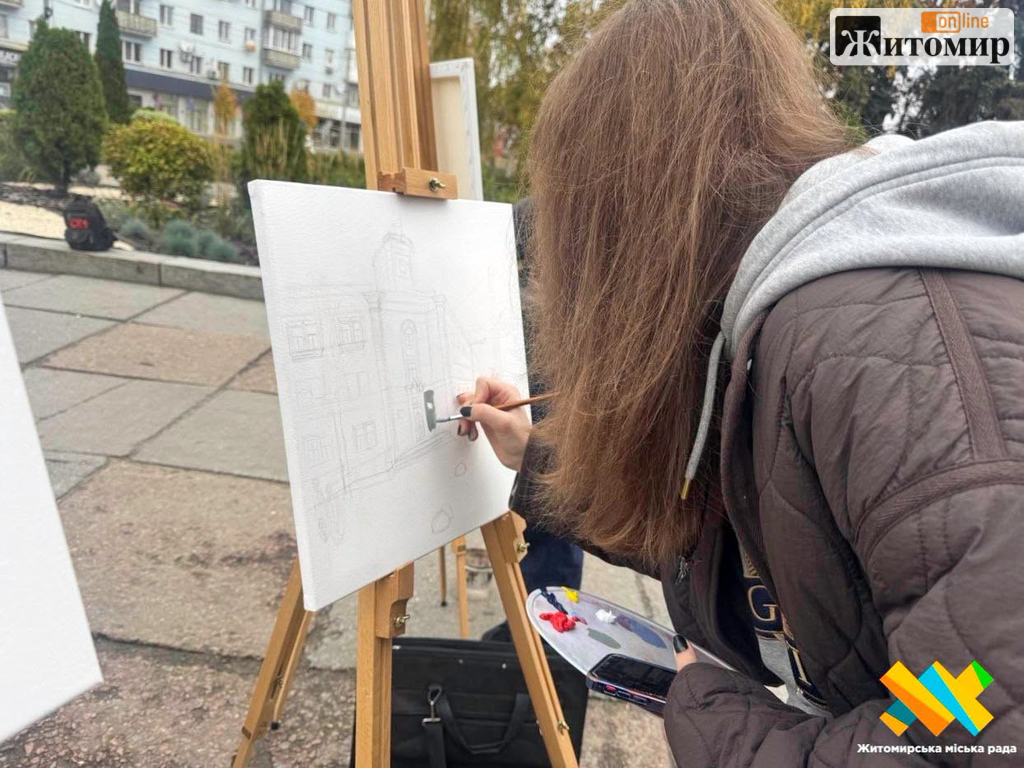 Маєток Філіпова, міськрада і Шодуарівський парк: юні художники малюють Житомир - Культура. Джерело: Zhitomir-OnLine Маєток Філіпова, міськрада і Шодуарівський парк: юні художники малюють Житомир