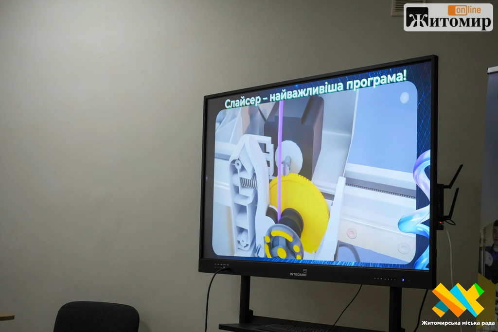 У Житомирі ветерани, ветеранки та члени родин Захисників опановують 3D-друк