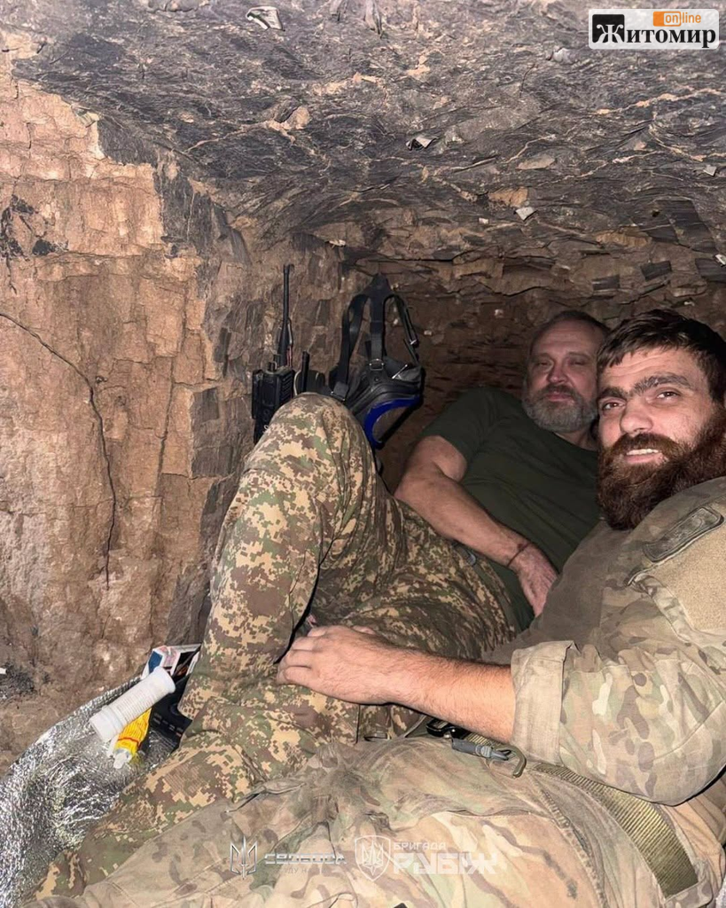 Історія житомирянина Владислава Стоцького, який пройшов пекло оточення, вижив завдяки диву та знайшов Бога на фронті - Корисна інформація Житомира та Житомирщини. Джерело: Zhitomir-OnLine Історія житомирянина Владислава Стоцького, який пройшов пекло оточення, вижив завдяки диву та знайшов Бога на фронті