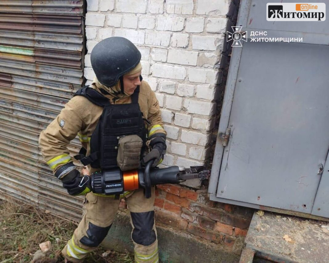 Денний удар по Житомирщині: ворог поцілив у транспортний вузол Коростенщини, спалахнули дві локації