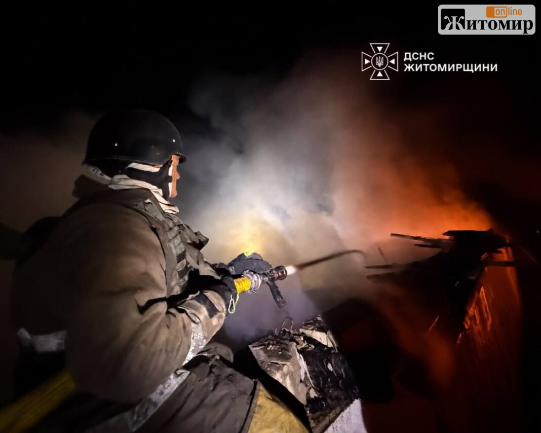 Шість будинків і сім автомобілів пошкоджено після масованої атаки дронів на Житомирщину