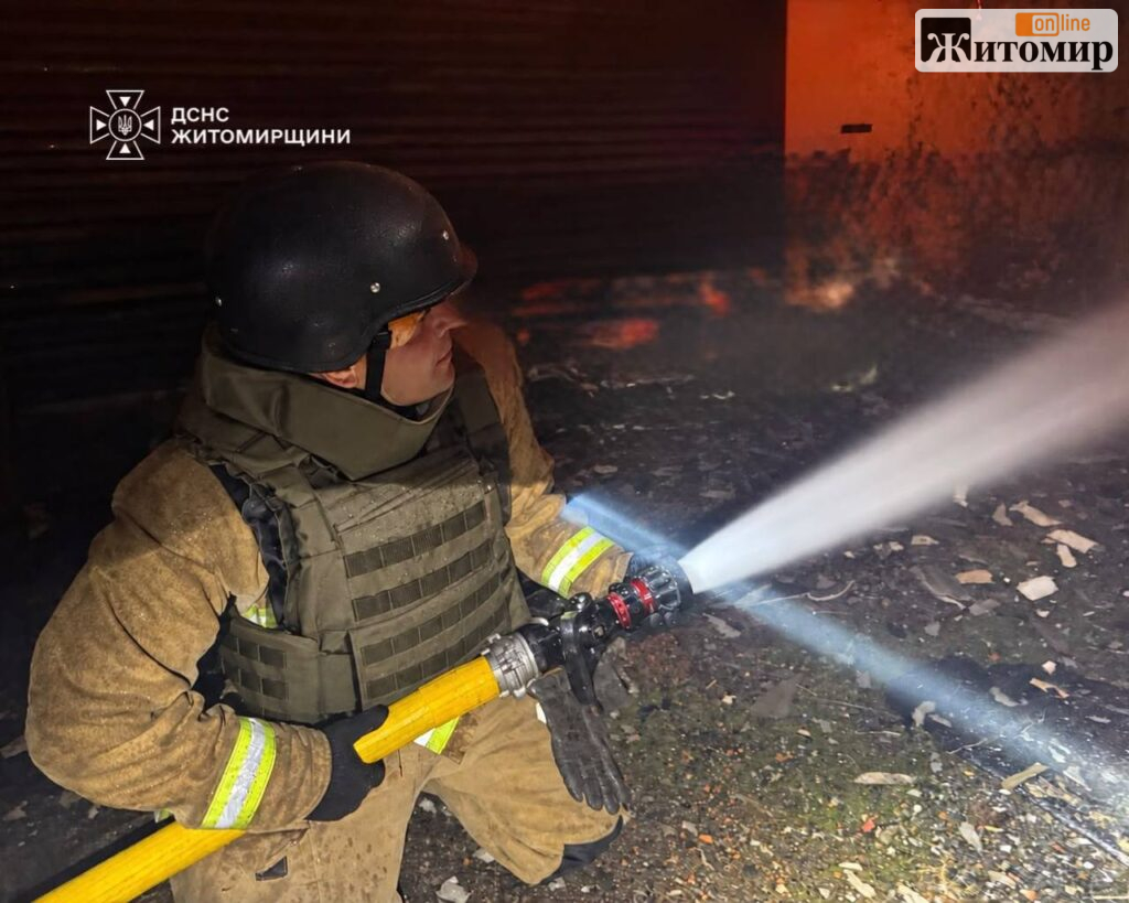 Шість будинків і сім автомобілів пошкоджено після масованої атаки дронів на Житомирщину